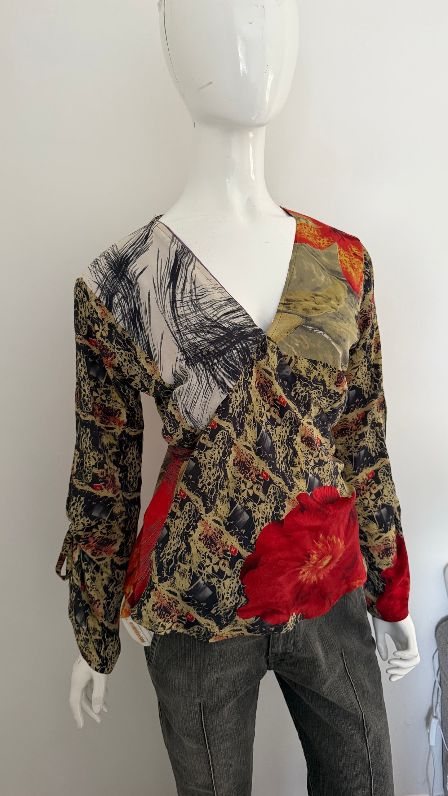 31 Long sleeve floral top