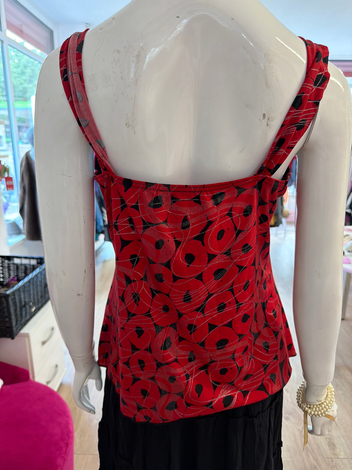 514 black and red top