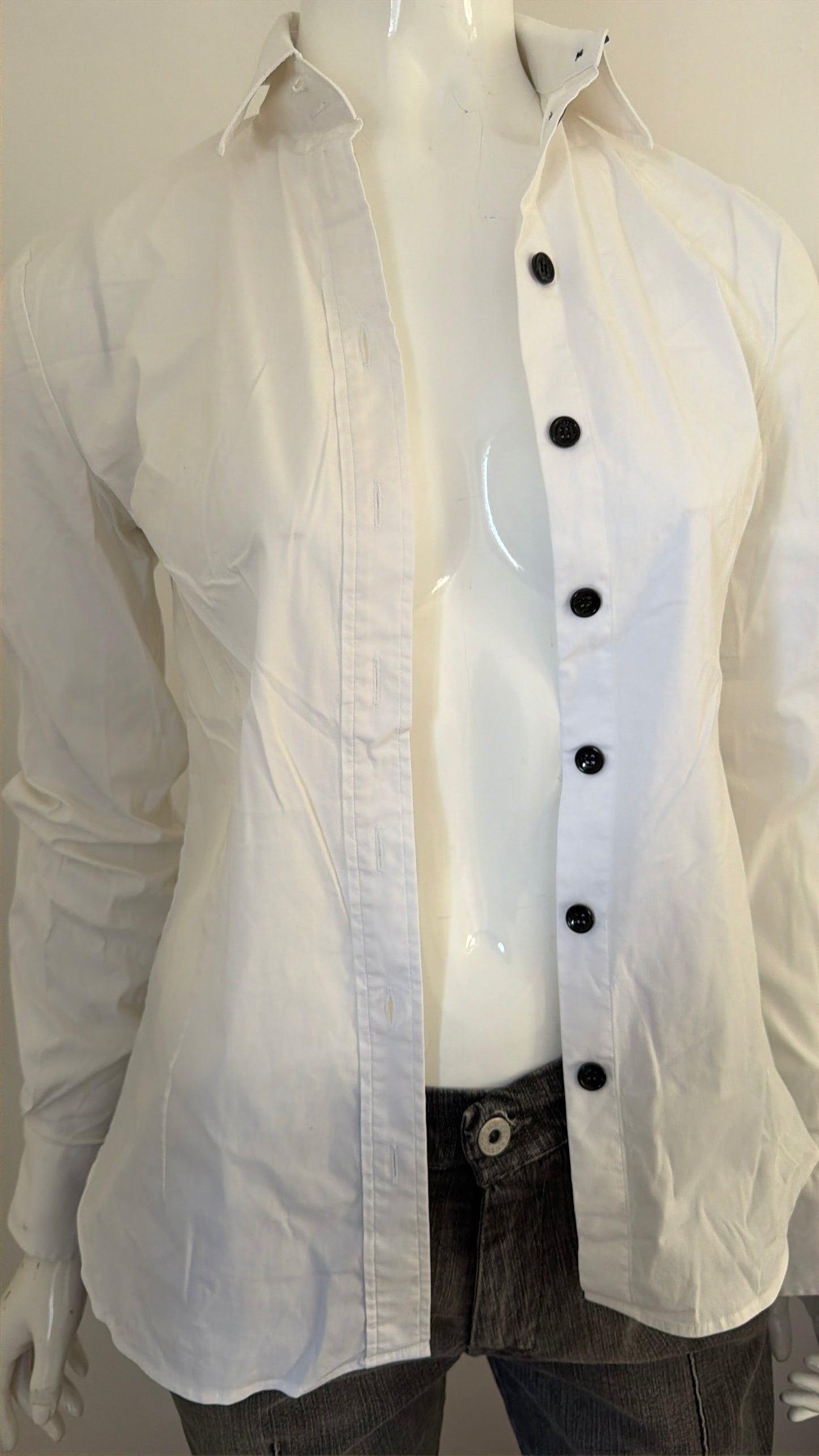 33 Dolce & Gabbana white shirt