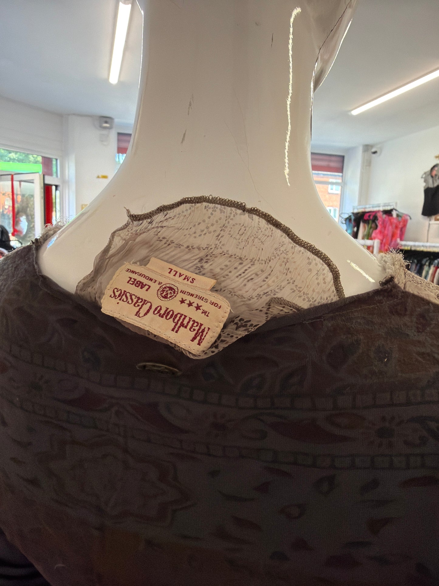 562 Marlboro long sleeve knit top