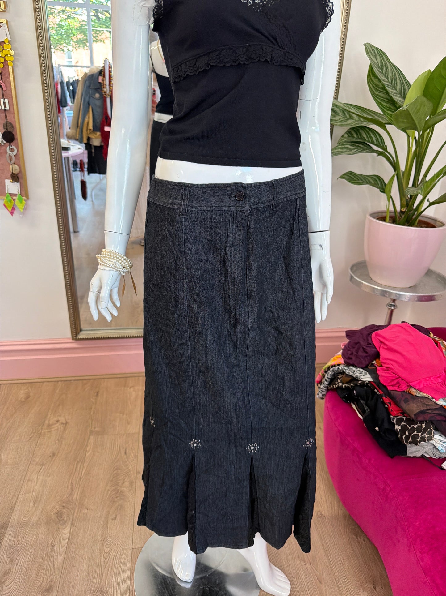 526 Black stretchy denim maxi skirt