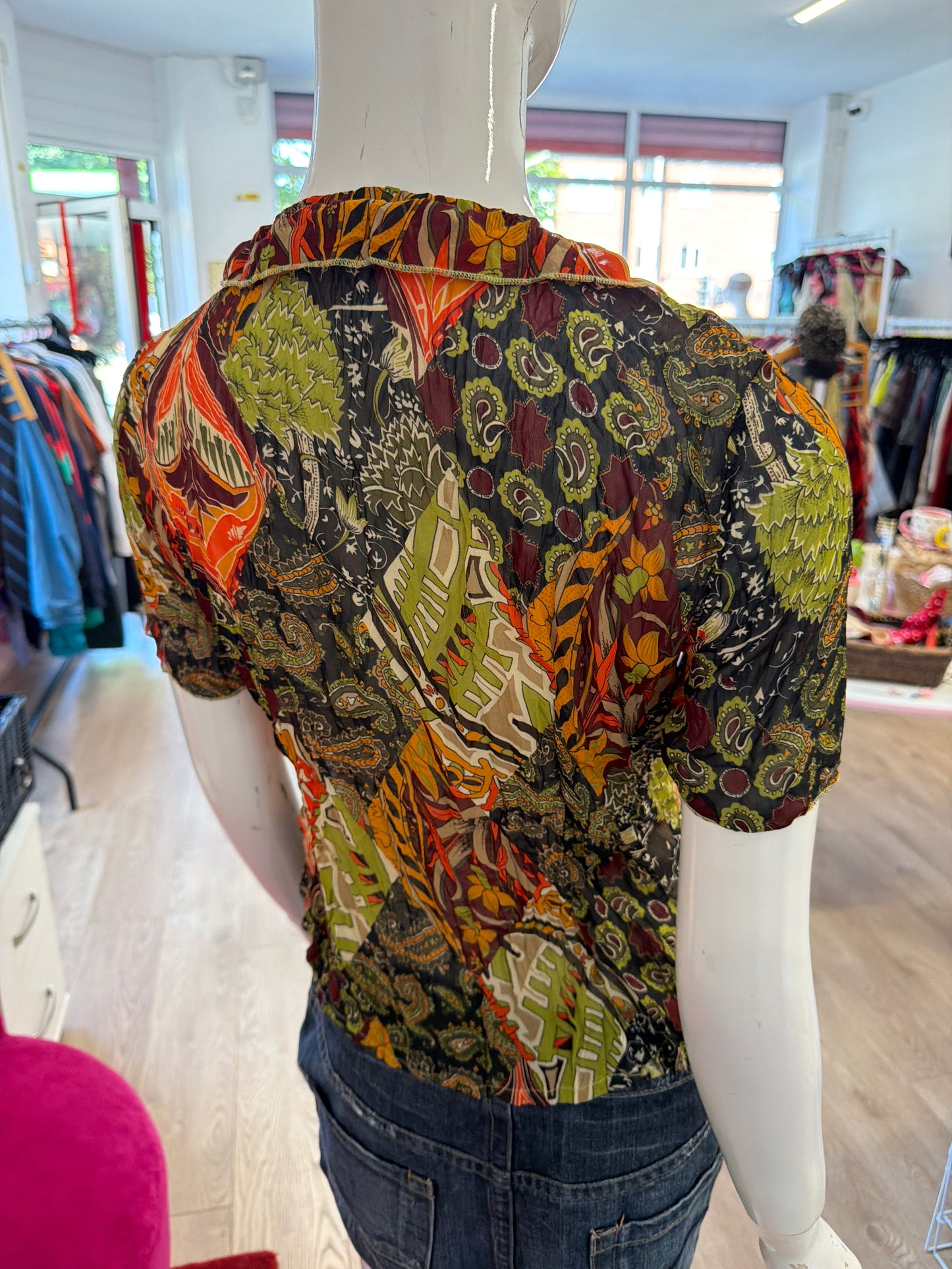 566 colourful shirt