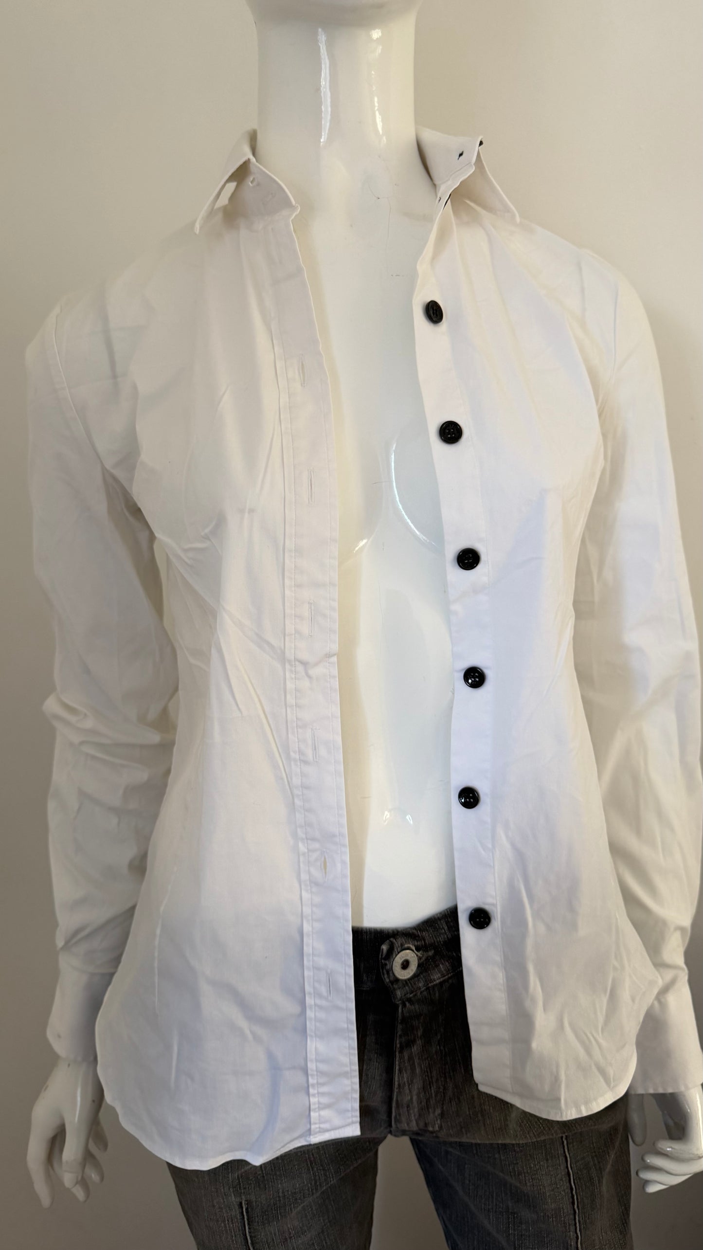 33 Dolce & Gabbana white shirt