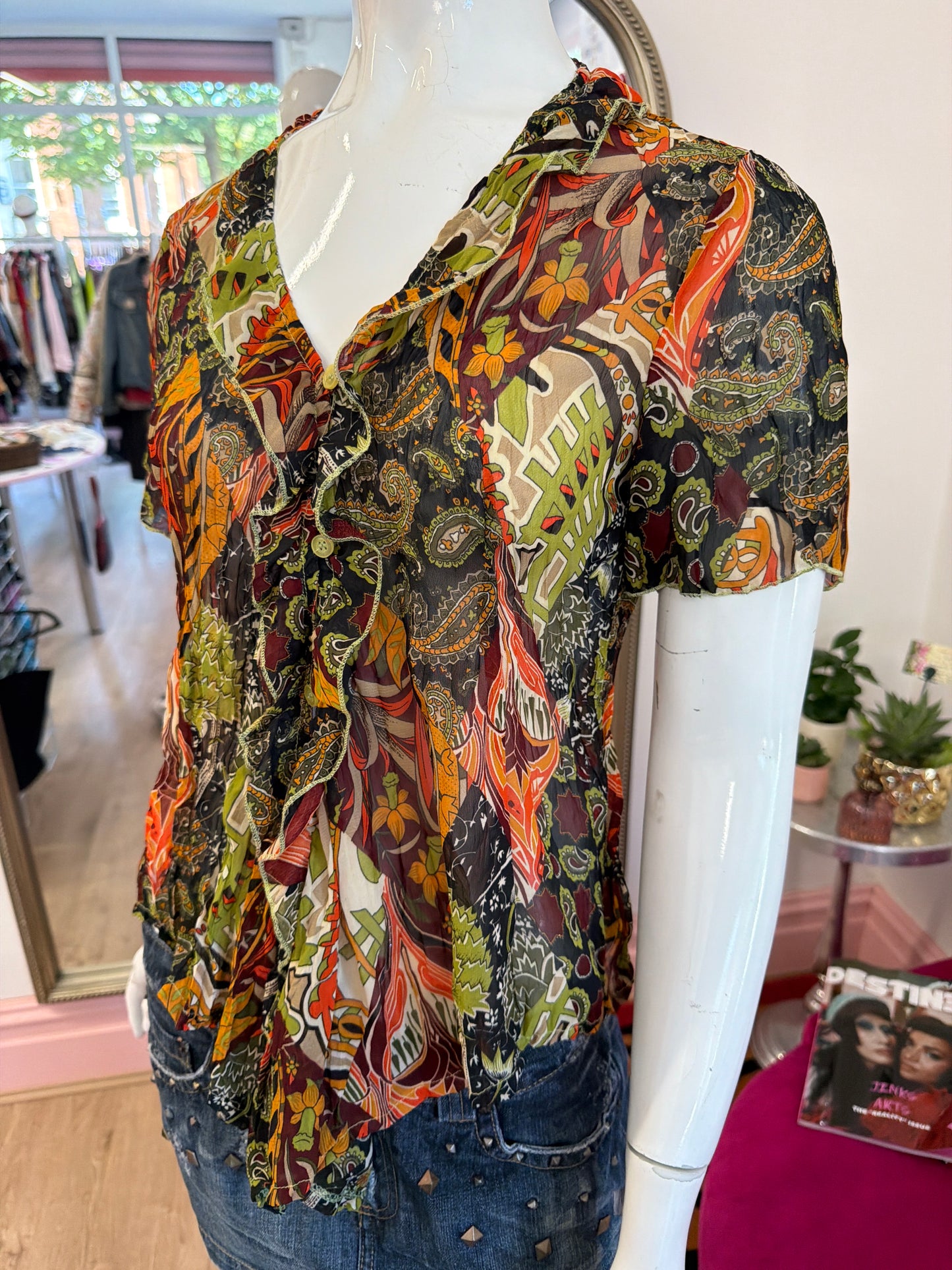 566 colourful shirt