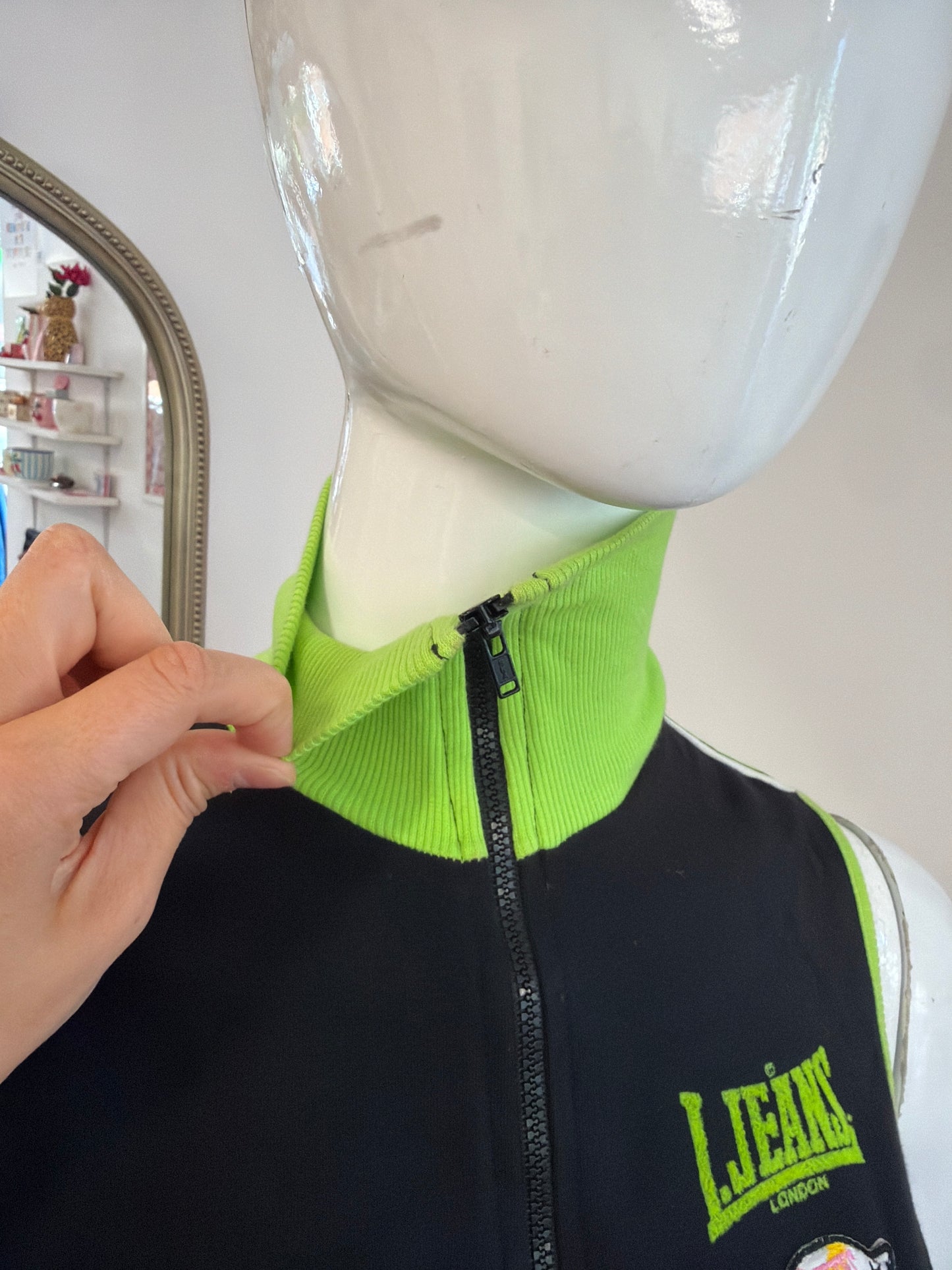 539 Lonsdale sleeveless zip up
