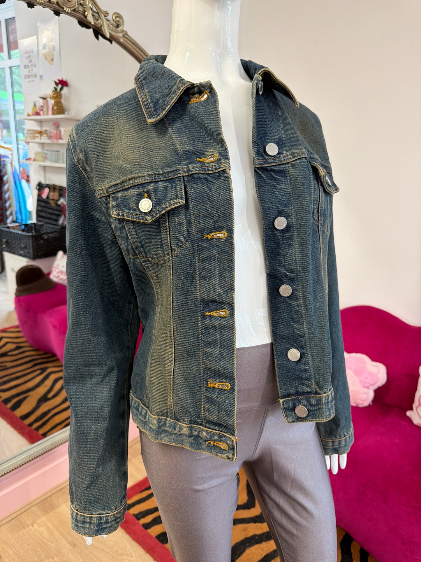 596 Asia jeans denim jacket Size Large