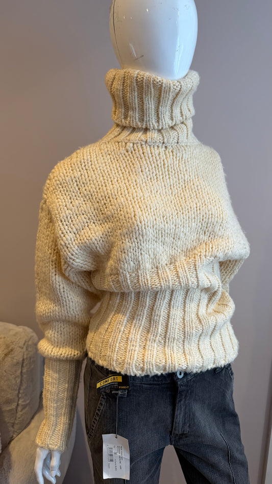 15 Beige Diesel knit jumper