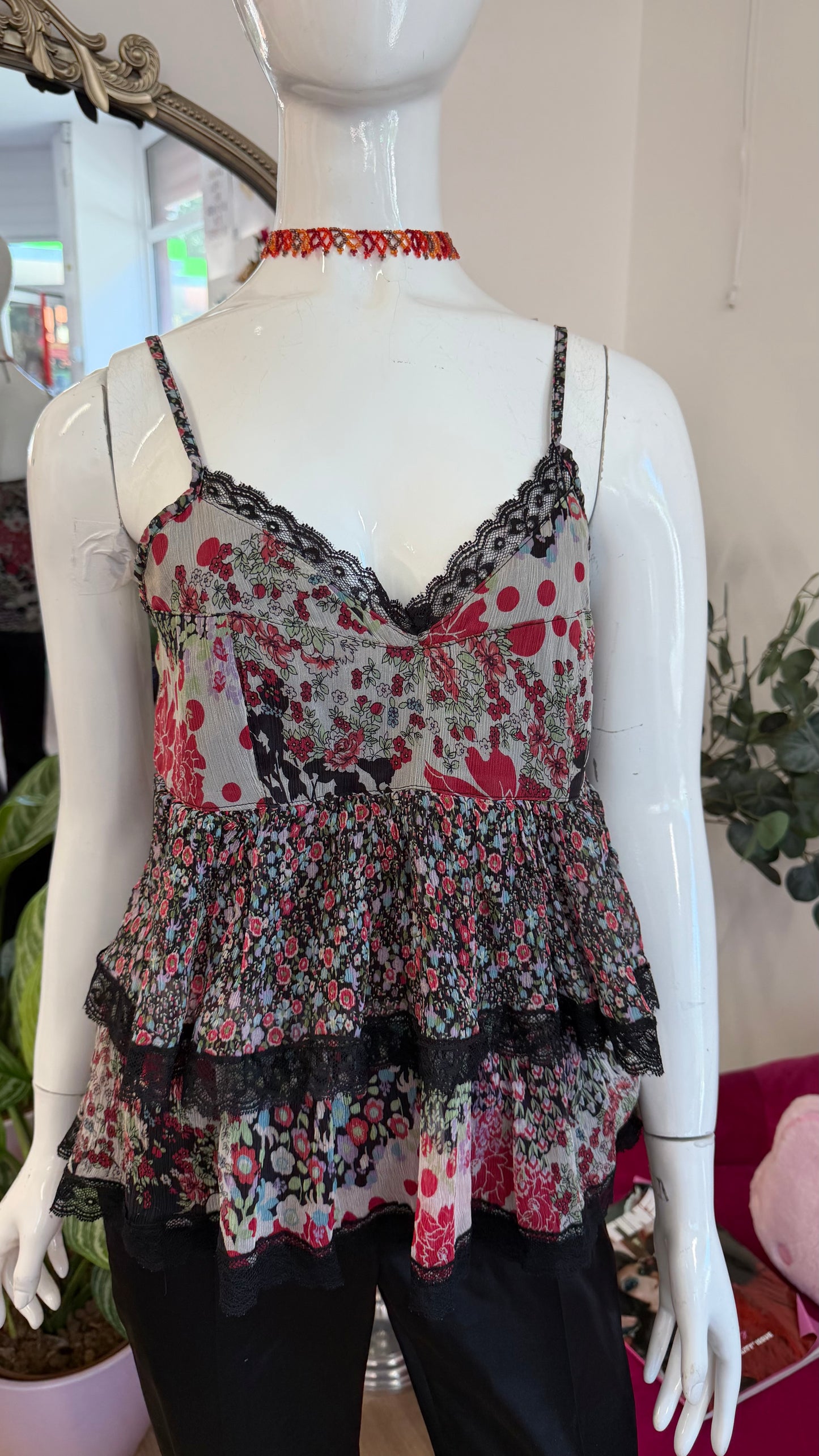 375 Floral top with side zip