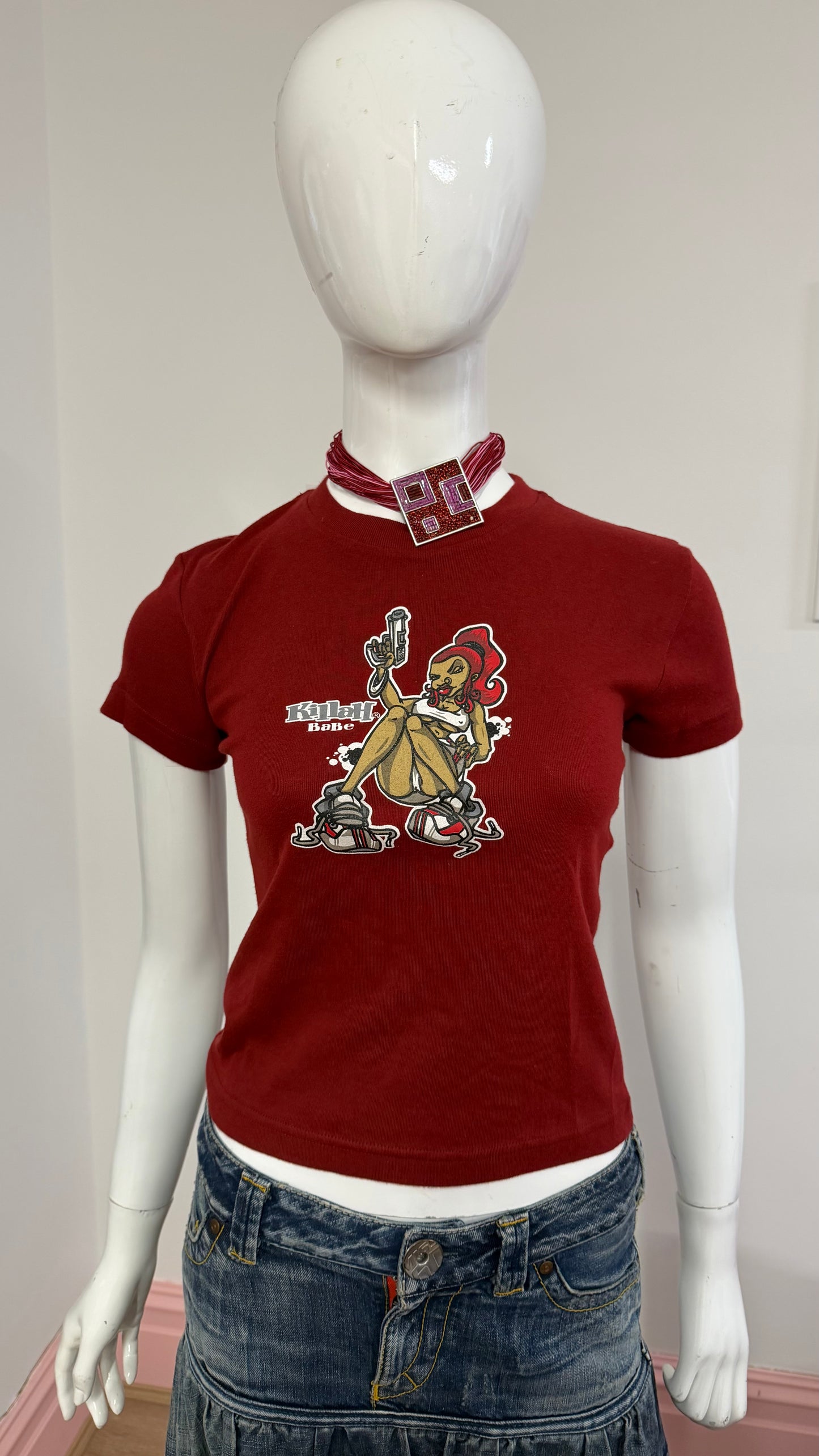 99 Killah babe red top
