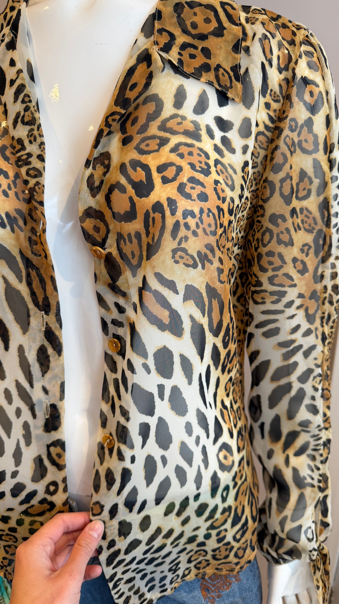 6 Leopard print mesh shirt