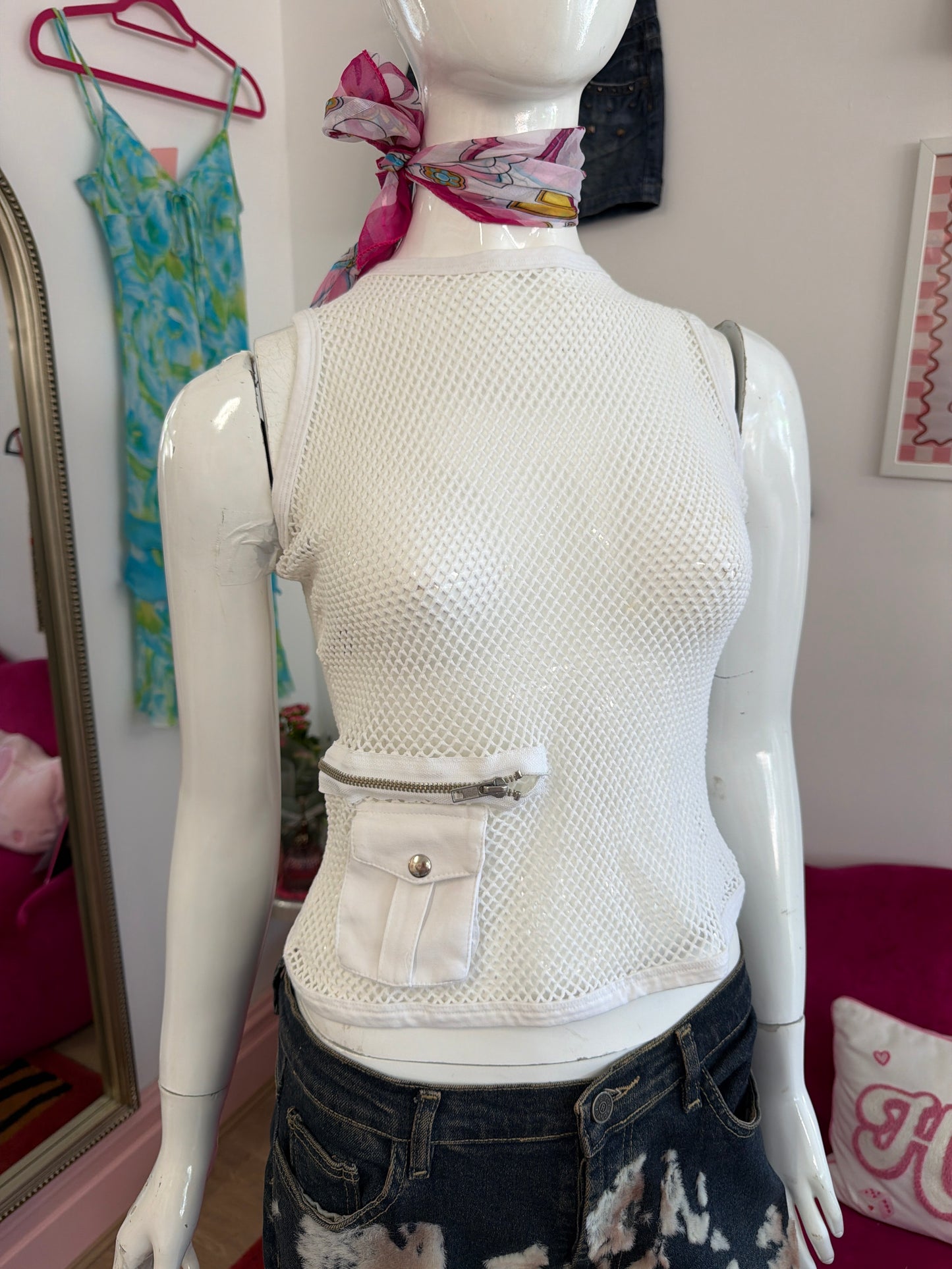 656 White knit top Size Medium