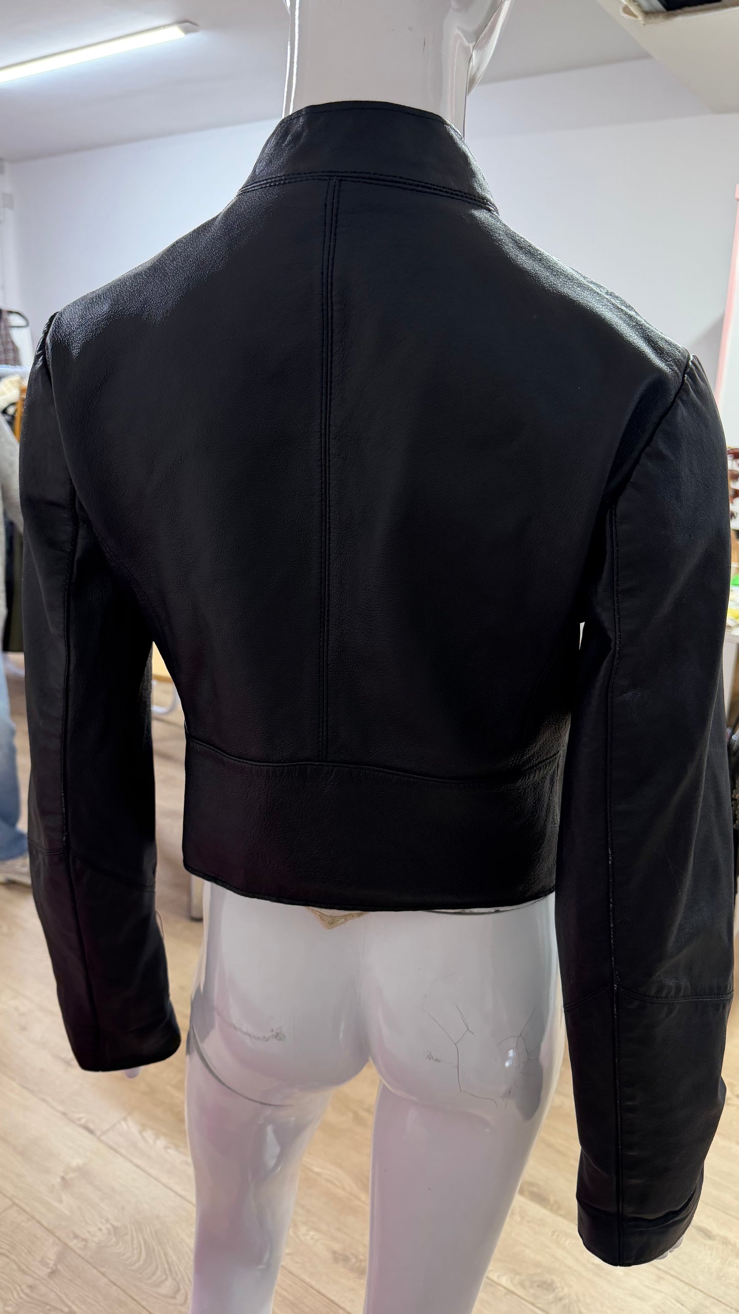 285 Black leather jacket