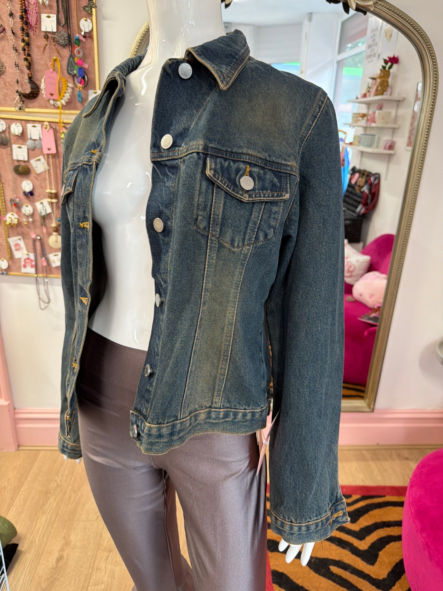 596 Asia jeans denim jacket Size Large
