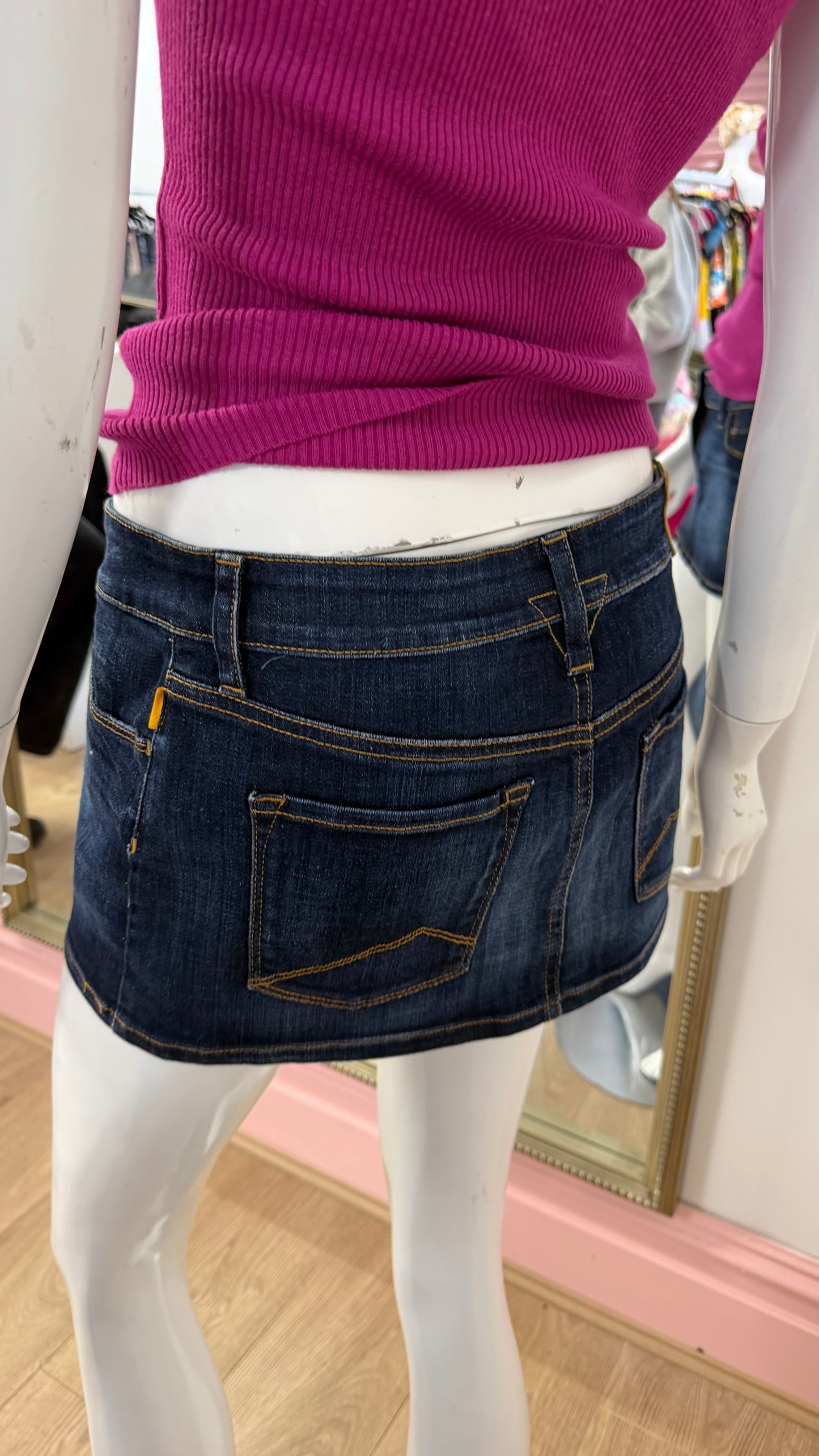 189 Meltin pot mini denim skirt