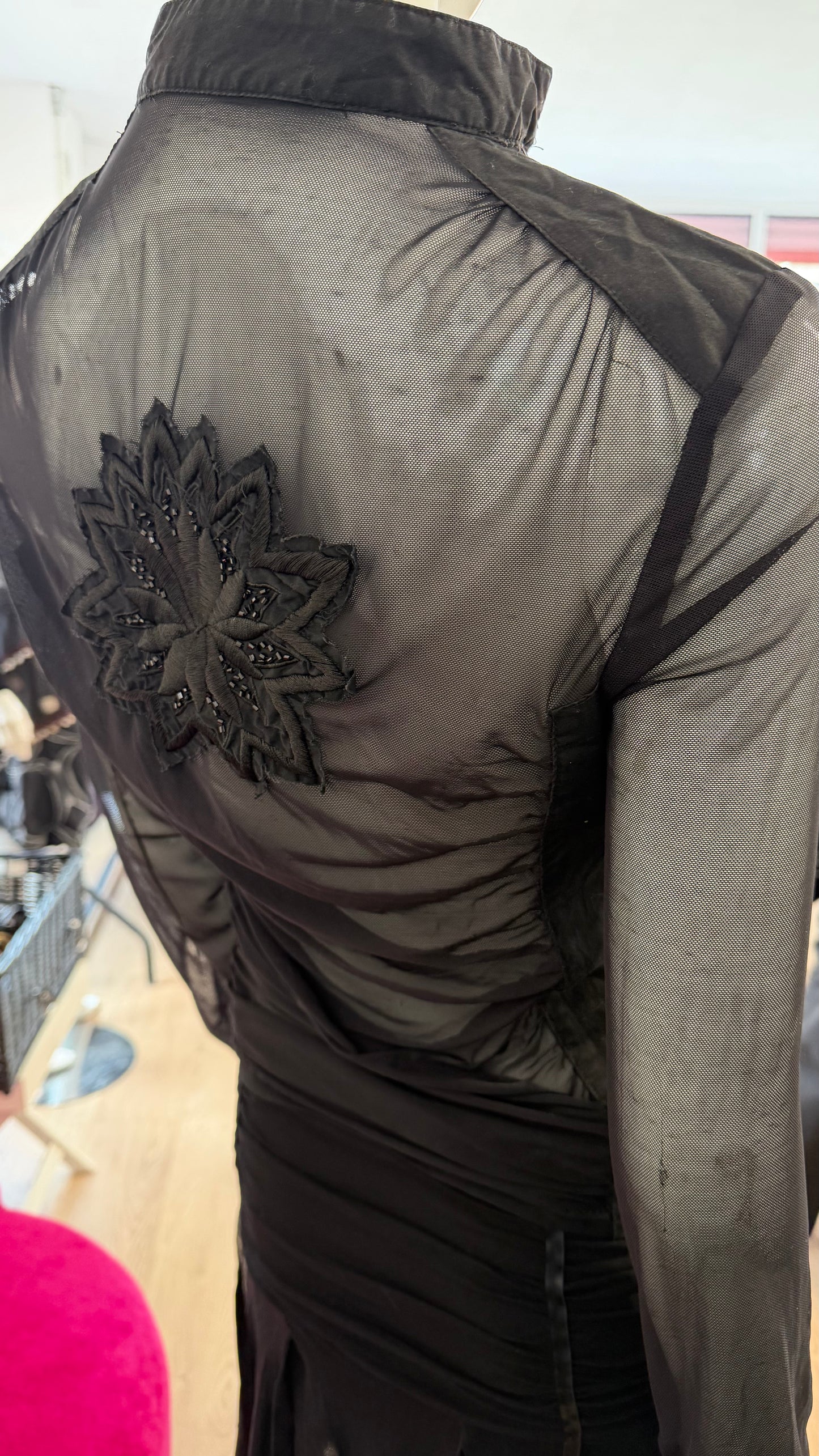389 Mesh shirt with detailing on back