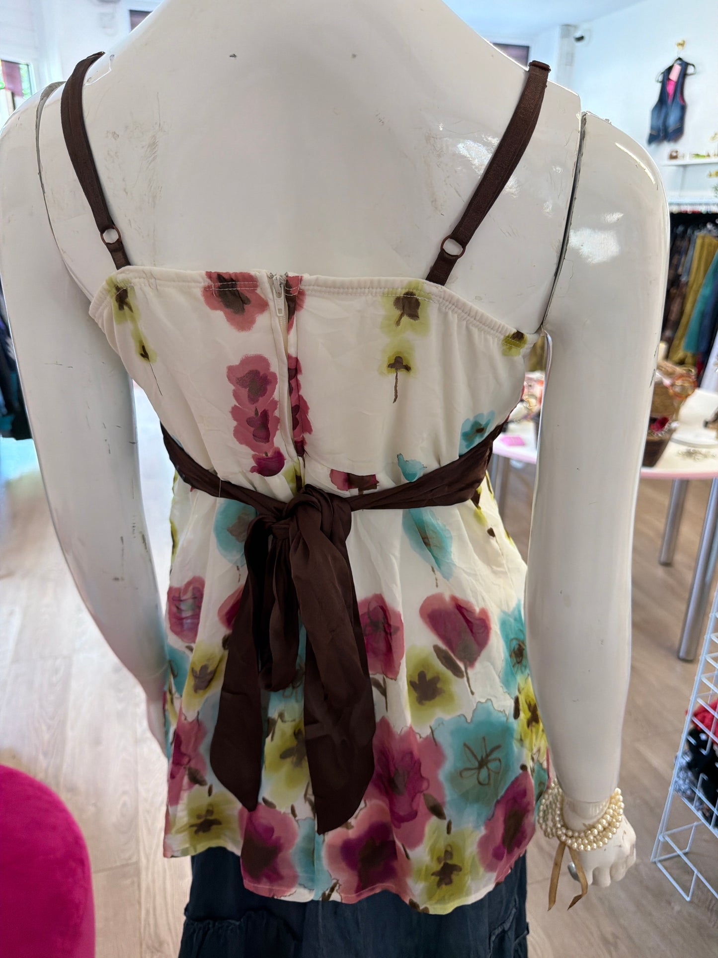 502 white floral flowy top