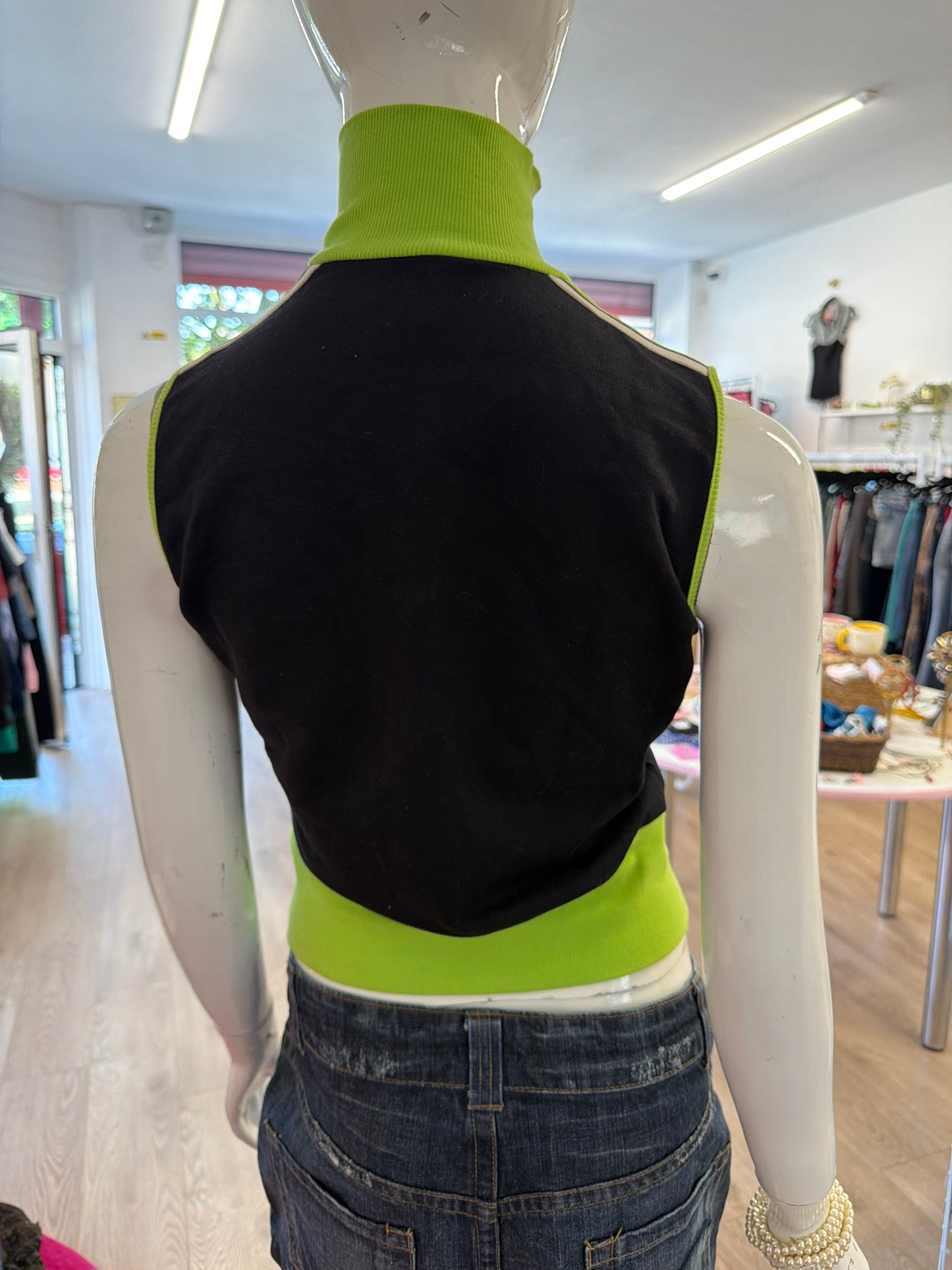539 Lonsdale sleeveless zip up