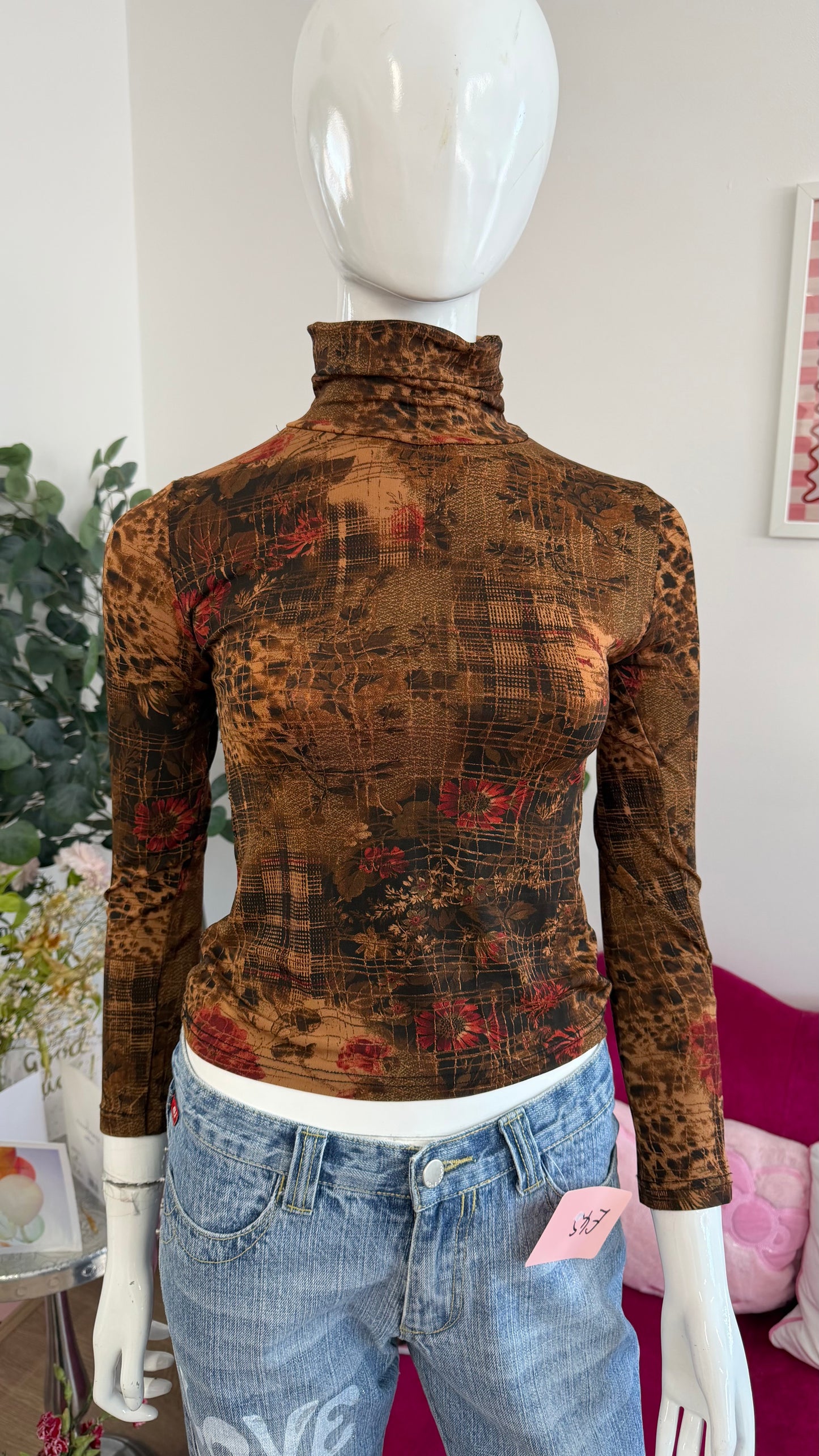 355 Polar neck patterned top