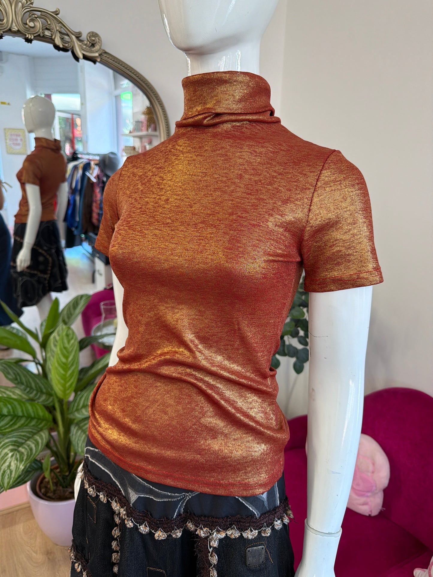 435 Short sleeve metallic turtle neck top