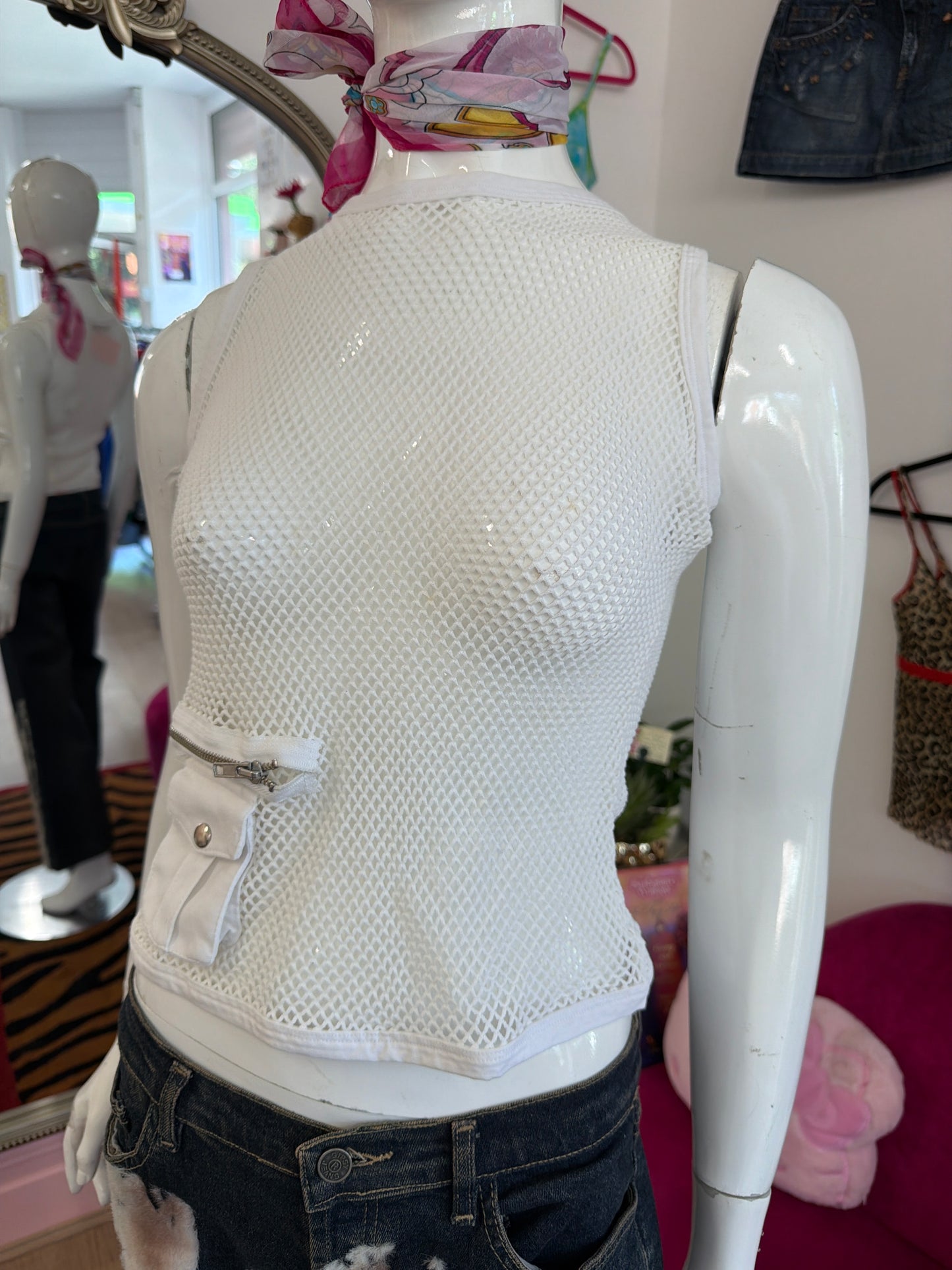 656 White knit top Size Medium