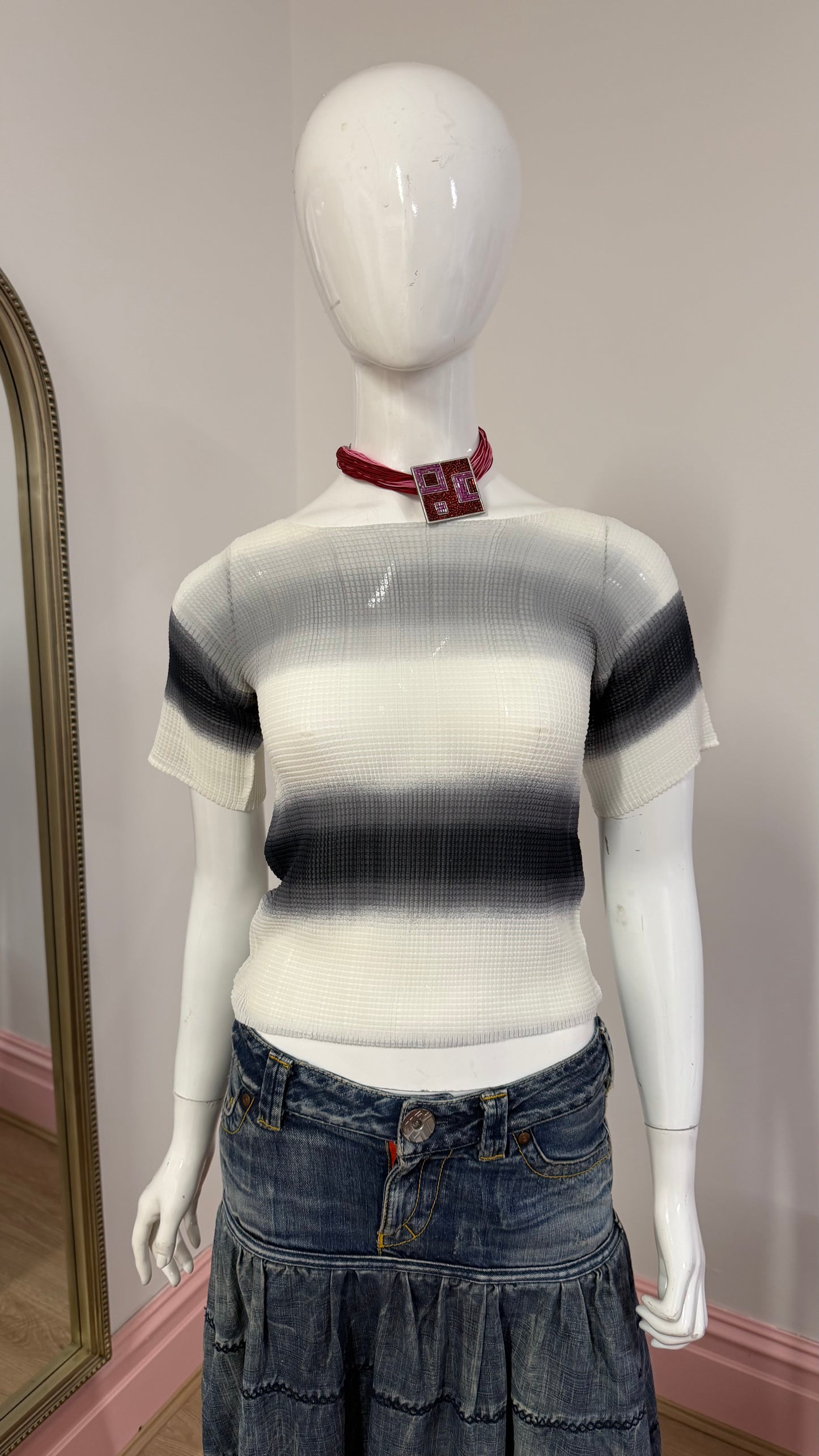 87 White and grey top