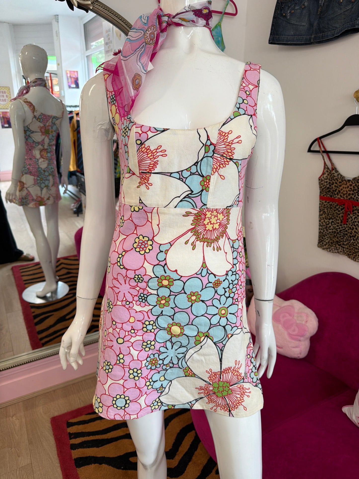 641 Floral dress size medium