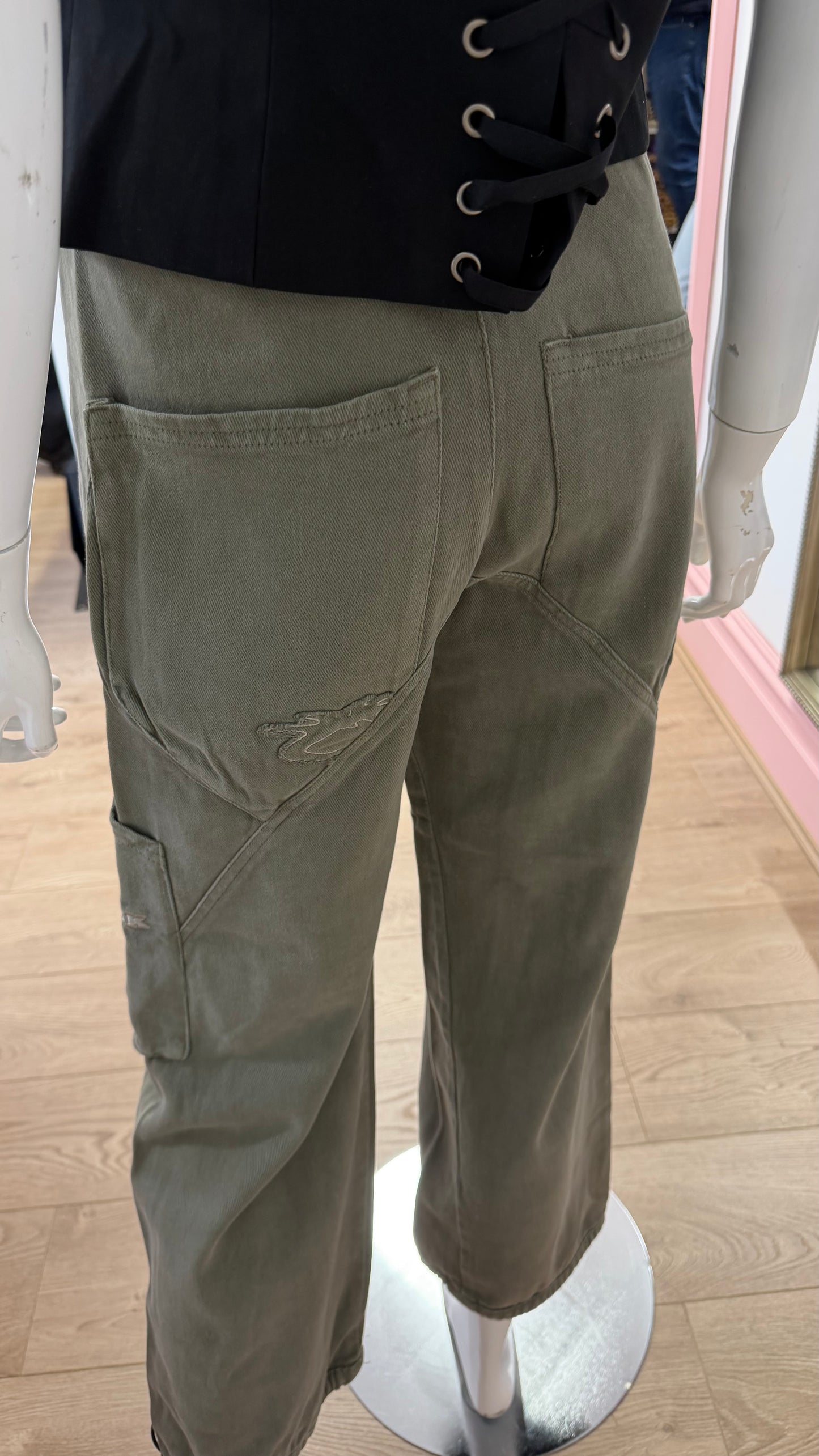 208 khaki cargo pants