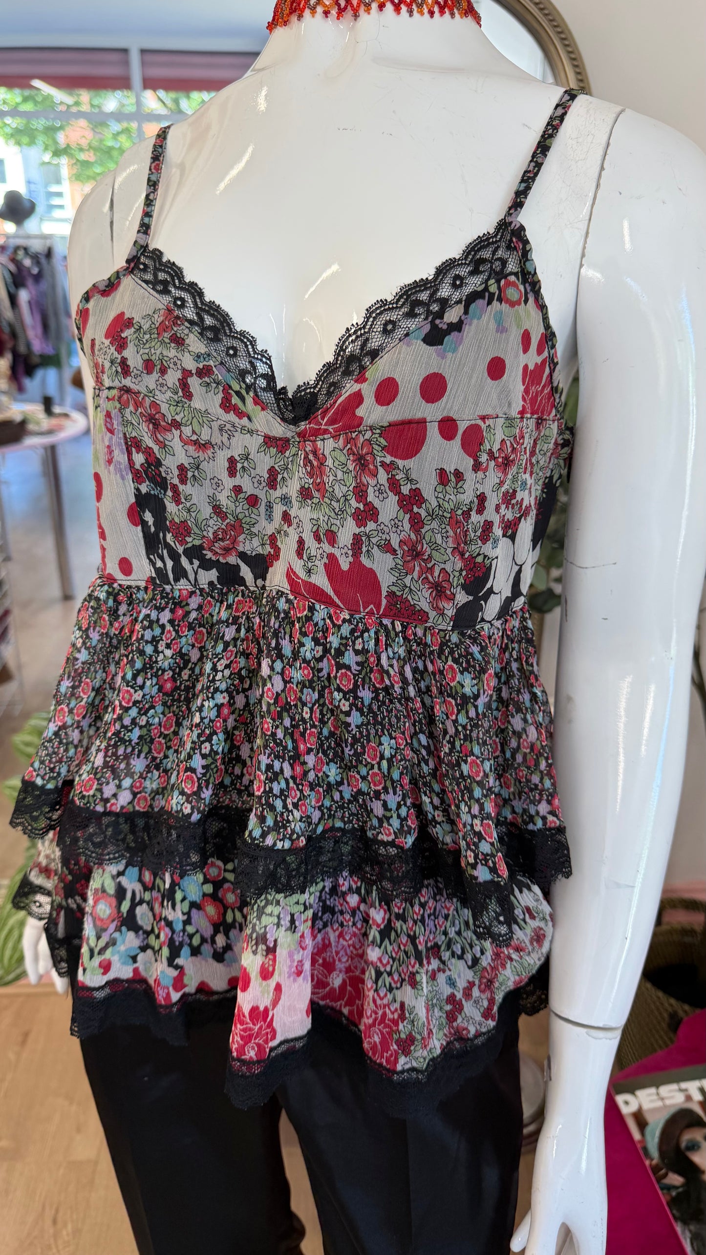 375 Floral top with side zip