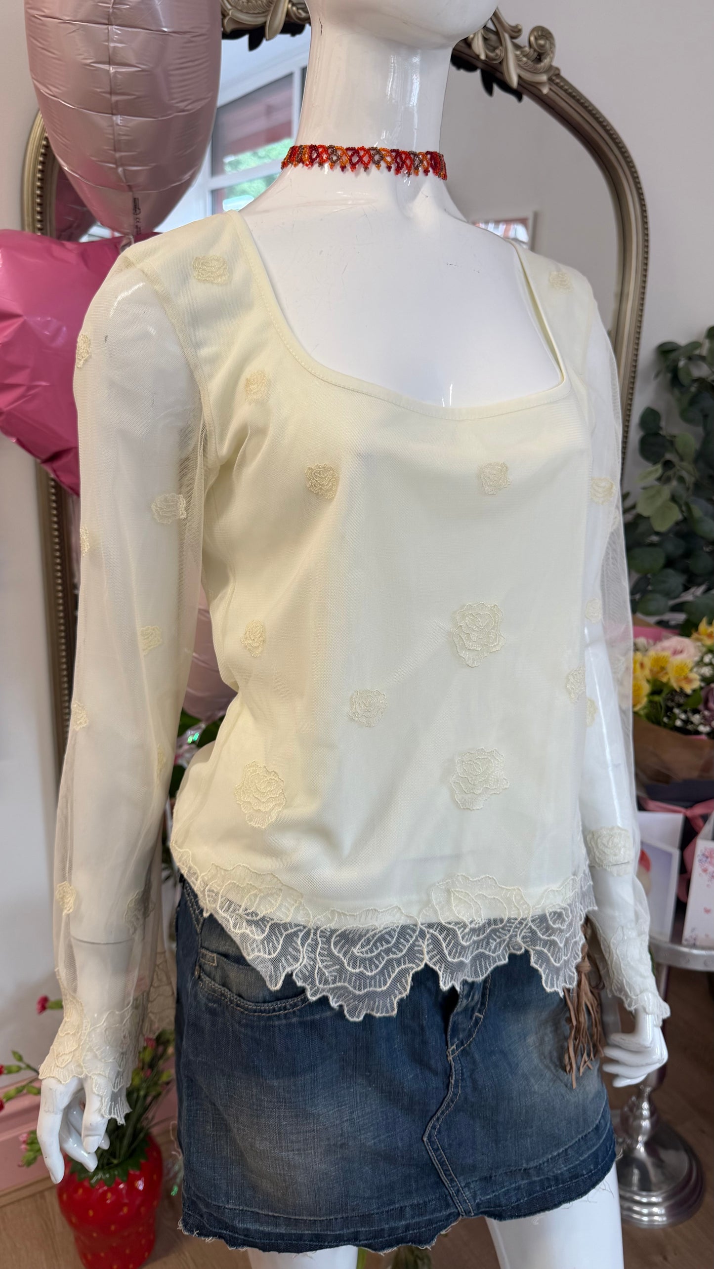 326 Cream top with mesh sleeves