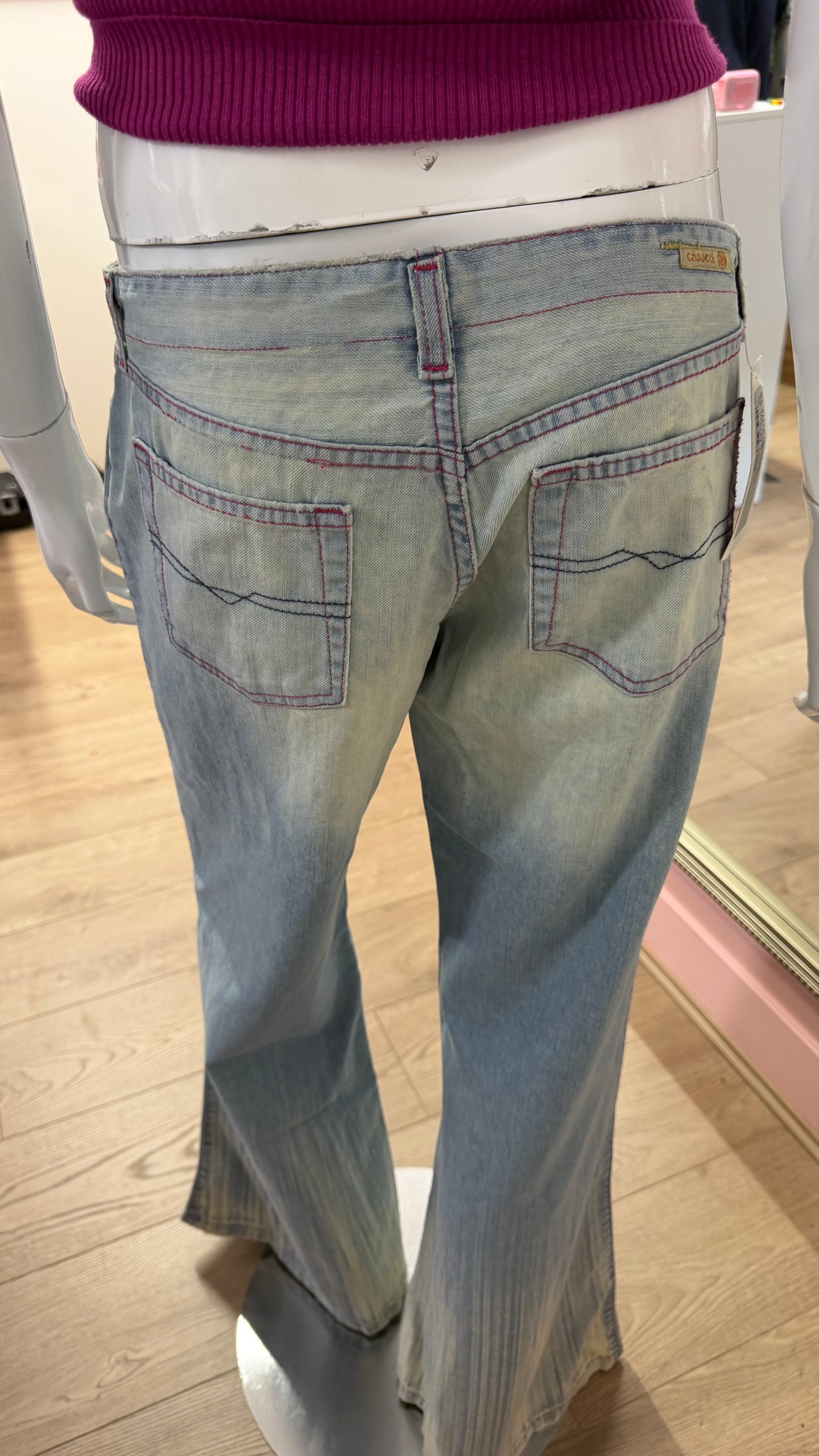 185 light wash flared jeans