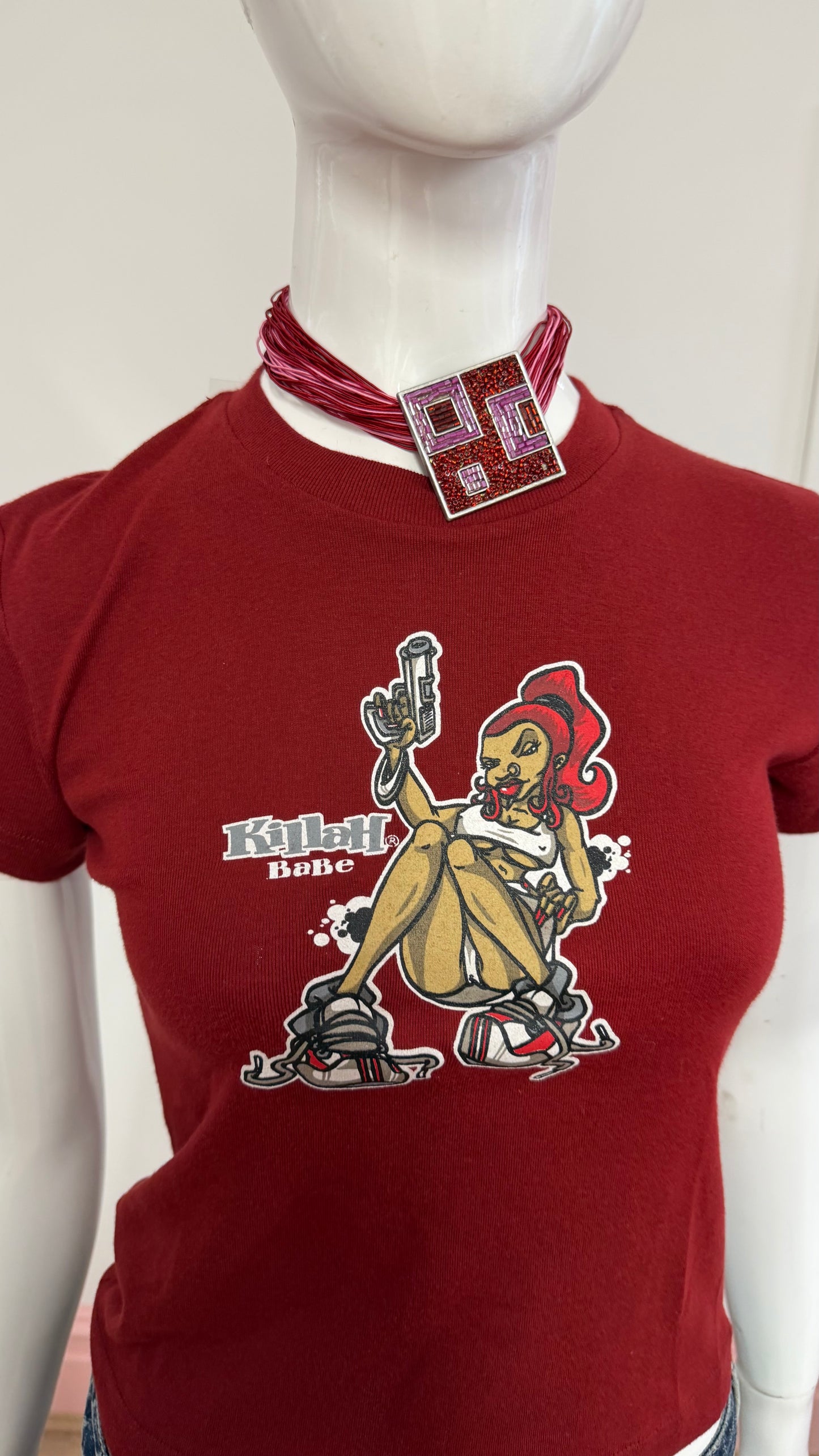99 Killah babe red top