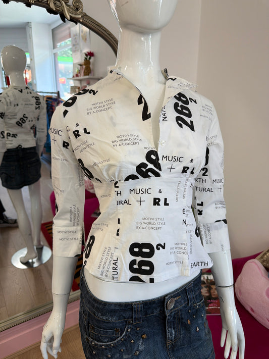 590 Black & white shirt